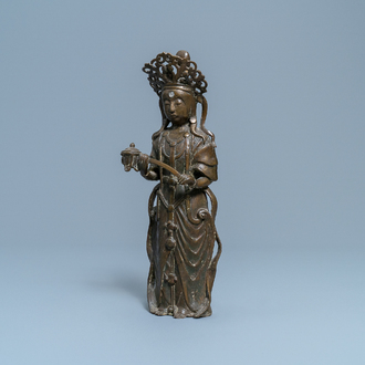 A Japanese bronze figure of Avalokitesvara, Edo/Meiji, 18/19th C.