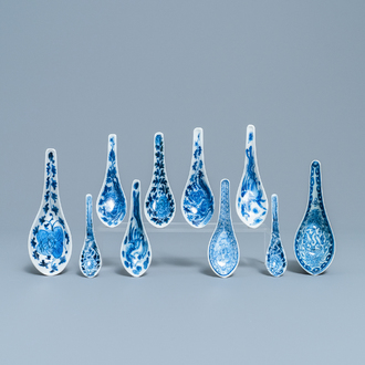 Dix cuillères en porcelaine de Chine en bleu et blanc pour le marché Straits ou Peranakan, 19/20ème