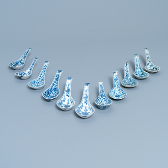 Eleven Chinese blue and white spoons, 19/20th C.