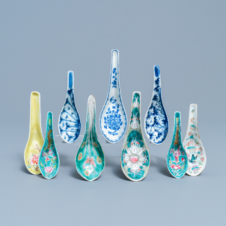 Neuf cuillères en porcelaine de Chine pour le marché Straits ou Peranakan, 19/20ème