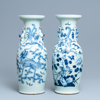 Deux vases en porcelaine de Chine en bleu et blanc sur fond céladon, 19ème