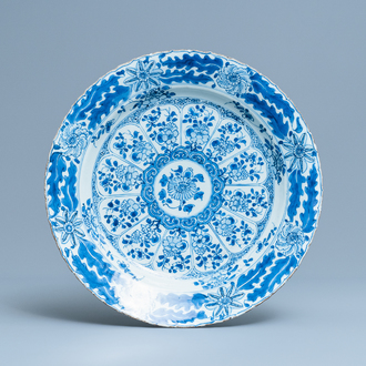 A Chinese blue and white dish with floral design, Kangxi