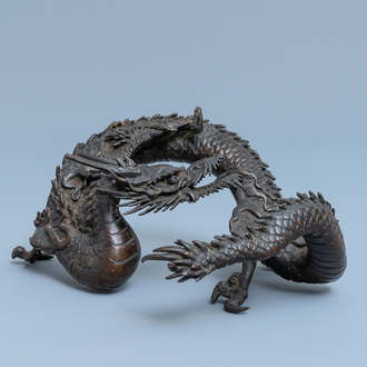 Un modèle d'un dragon en bronze, Japon, Meiji, 19ème