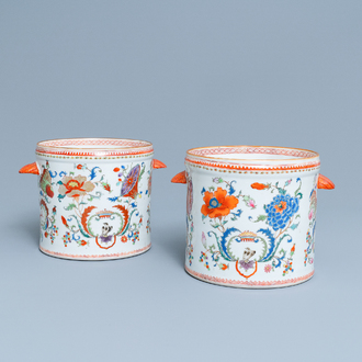 A pair of Chinese famille rose 'Pompadour' coolers, Qianlong