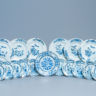 Negentien Chinese blauw-witte borden, Qianlong