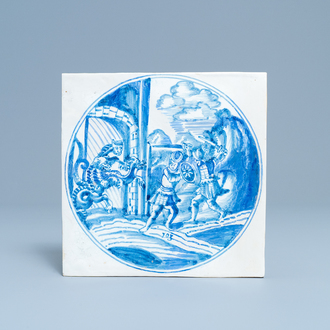 Un grand carreau à décor mythologique en faïence en bleu et blanc, Harlingen, 18ème
