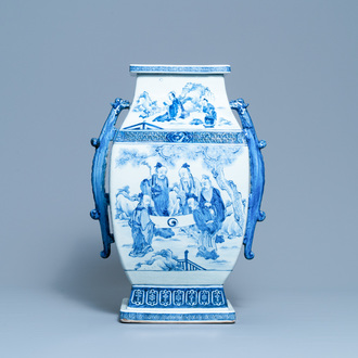 Een grote Chinese blauw-witte vaas met decor van 'Zeven wijzen in het bamboebos', Qianlong