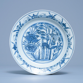 A Chinese blue and white plate with squirrels and a frog, Wanli