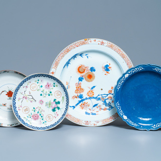 Quatre plats en porcelaine de Chine, Kangxi et après