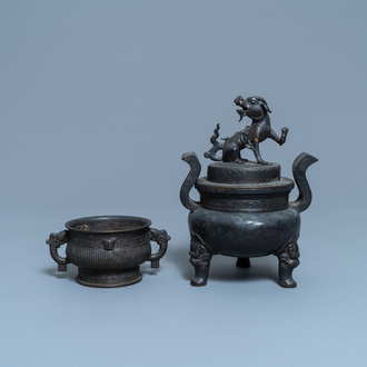 Deux brûle-parfums en bronze, Chine, Qing