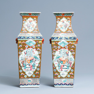 A pair of square Chinese famille rose brown-ground vases, 19th C.