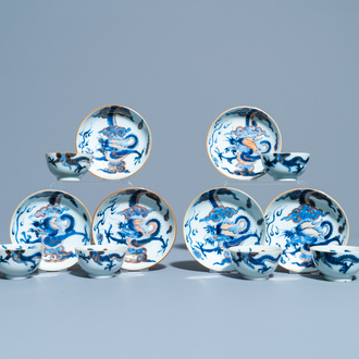 Six tasses et soucoupes en porcelaine de Chine doucai à décor de dragons, Kangxi