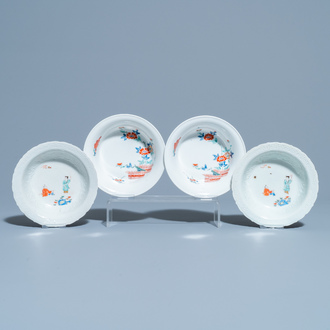 Four Japanese Kakiemon-style bowls with floral design and playing boys, Edo, 18/19th C