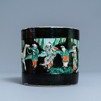 A Chinese famille verte relief-molded scroll pot, 19/20th C.