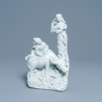 Un groupe en porcelaine blanc de Chine à sujet mythologique, République