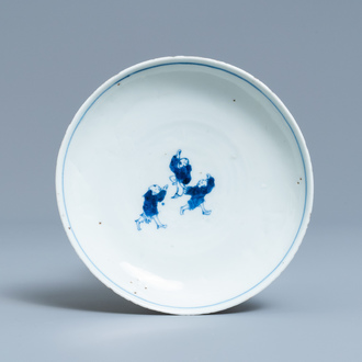 Une coupe en porcelaine de Chine en bleu et blanc de type ko-sometsuke pour le marché japonais, époque Transition