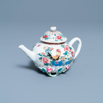 A Chinese famille rose teapot and cover with roosters, Yongzheng