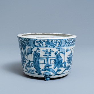 Un brûle-parfum en porcelaine de Chine en bleu et blanc, fours de Swatow, Ming