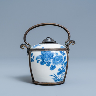 A Chinese blue and white Vietnamese market 'Bleu de Hue' water pipe, 19th C.