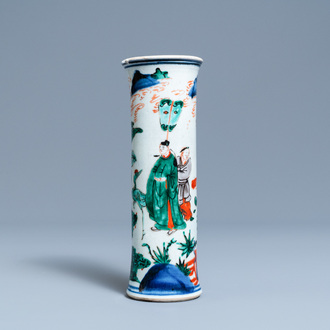 Un vase en porcelaine de Chine wucai, époque Transition