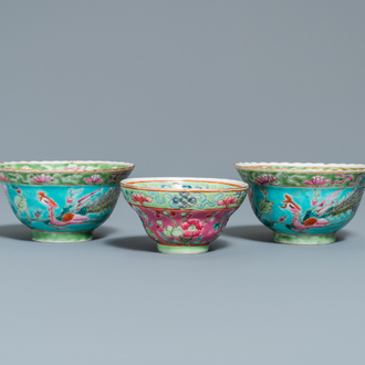 Trois bols en porcelaine de Chine famille rose pour le marché Straits ou Peranakan, 19ème