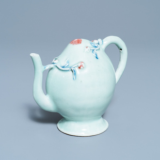 A Chinese copper red and blue celadon-ground peach-shaped cadogan teapot, 18/19th C.