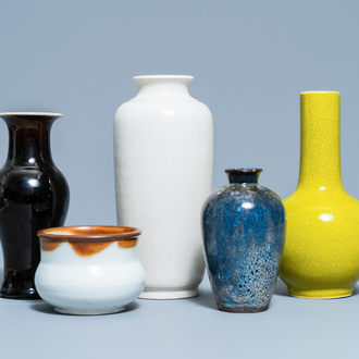 A varied collection of four monochrome Chinese and Japanese vases and a censer, 19/20th C.