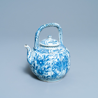 A Chinese blue and white wine ewer and cover, Wanli