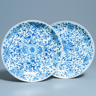 A pair of Chinese blue and white dishes with floral design, Kangxi