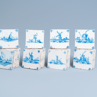 Quarante carreaux en faïence de Delft en bleu et blanc, 18ème
