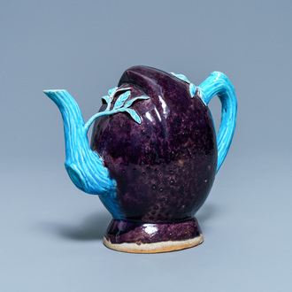 A Chinese aubergine- and turquoise-glazed peach-shaped cadogan teapot, 18/19th C.