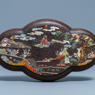 A Chinese mother-of-pearl and soapstone-inlaid lacquered box and cover, Qianlong mark, 18/19th C.