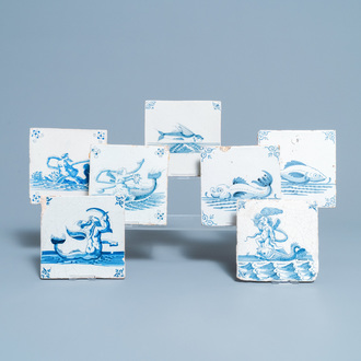 Sept carreaux en faïence de Delft en bleu et blanc à décor de monstres marins, 17ème