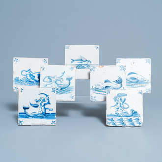Sept carreaux en faïence de Delft en bleu et blanc à décor de monstres marins, 17ème