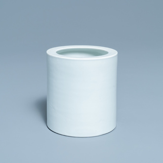 A Chinese monochrome white brush pot, 19/20th C.