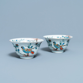 Une paire de bols en porcelaine de Chine décorée aux perroquets aux Pays-Bas, Kangxi