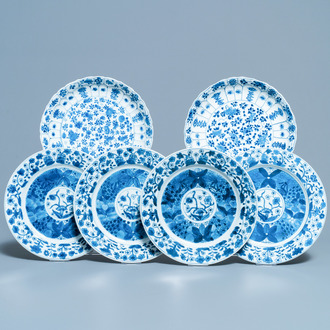 Six assiettes en porcelaine de Chine en bleu et blanc, Kangxi