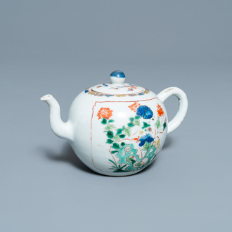 A Chinese famille verte teapot with a bird on a blossoming branch, Kangxi