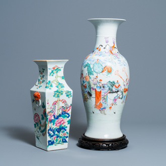 Deux vases en porcelaine de Chine famille rose, 19/20ème