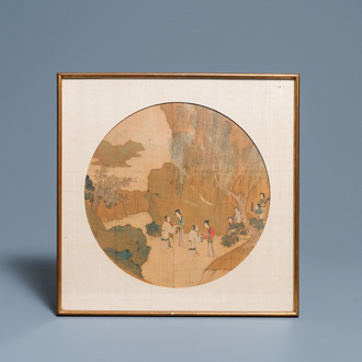 Ecole chinoise, encre et couleurs sur soie: 'Personnages dans un paysage montagneux', Qing