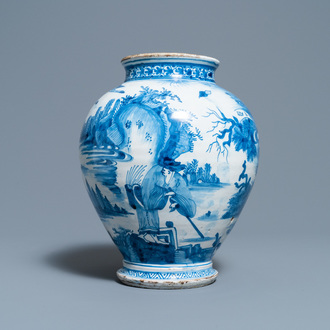 An early Dutch or English Delftware chinoiserie jar, 3rd quarter 17th C.