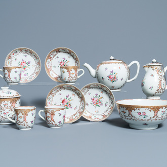 Een Chinees famille rose 12-delig theeservies voor de Europese markt, Qianlong