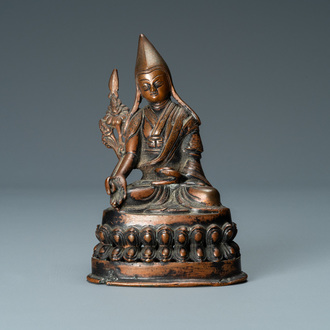 A Sino-Tibetan copper alloy figure of Lama, 18/19th C.