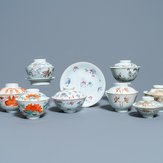 Huit bols couverts et deux supports en porcelaine de Chine famille rose et rouge de fer, 19ème