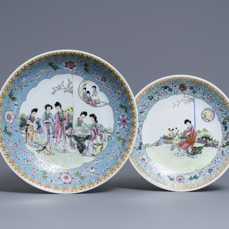 Deux plats en porcelaine de Chine famille rose, marque de Qianlong, République