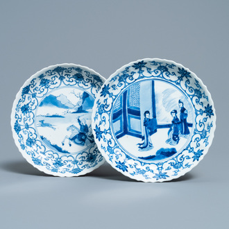 Twee Chinese blauw-witte borden, Chenghua merk, Kangxi