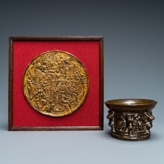 Een vergulde bronzen plaquette met Apollo op de berg Parnassus en een bronzen vijzel, Vlaanderen, 16e eeuw