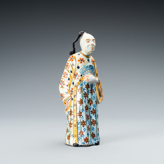 Une figure d'un chinois en faïence polychrome de Delft, ca. 1800