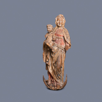 Een grote gepolychromeerde lindenhouten figuur van een Madonna met kind, Duitsland, 15e eeuw