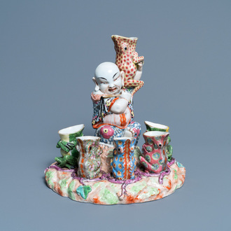 A chinoiserie group, Bayeux porcelain, France, 19th C.
